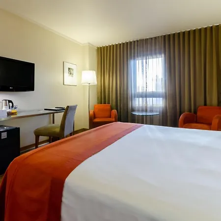 Marques De Pombal Готель