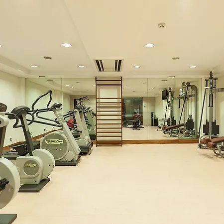 Marques De Pombal Готель