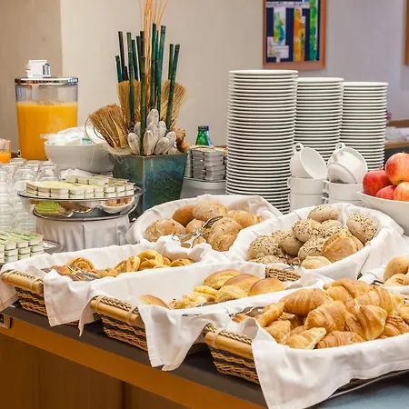 Marques De Pombal Отель